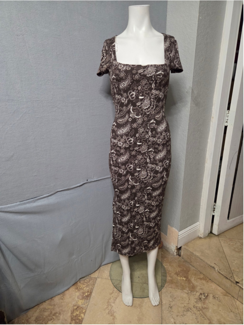 Women's Faded Rose Midi Dress Size S Brown White Floral